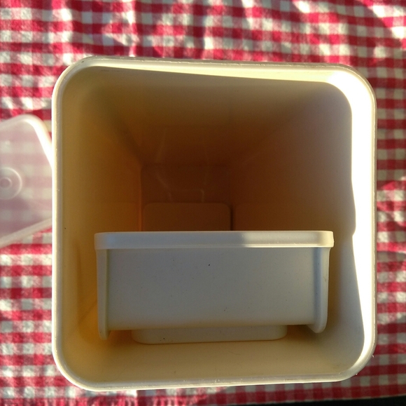 Tupperware Kitchen Velveeta Cheese Keeper Poshmark